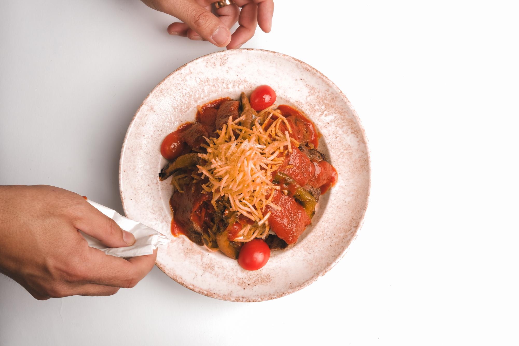 Pasta fatta a mano con sugo rustico